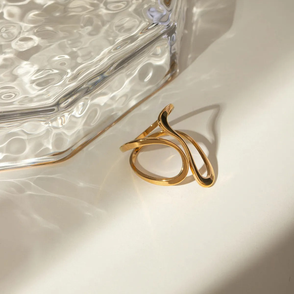 Dori – Offener unregelmäßiger goldener Spiralring