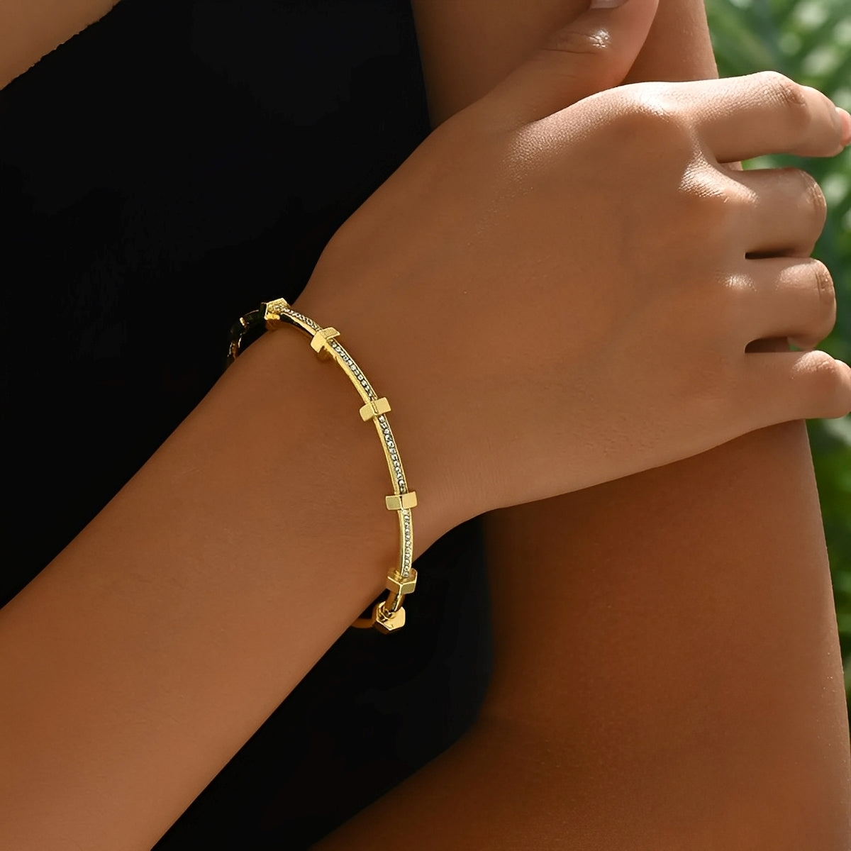 Amy – glänzendes goldenes Armband