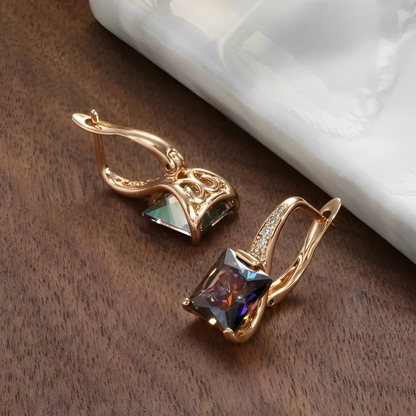 Celina – Goldcreolen mit bunten Zirkonias