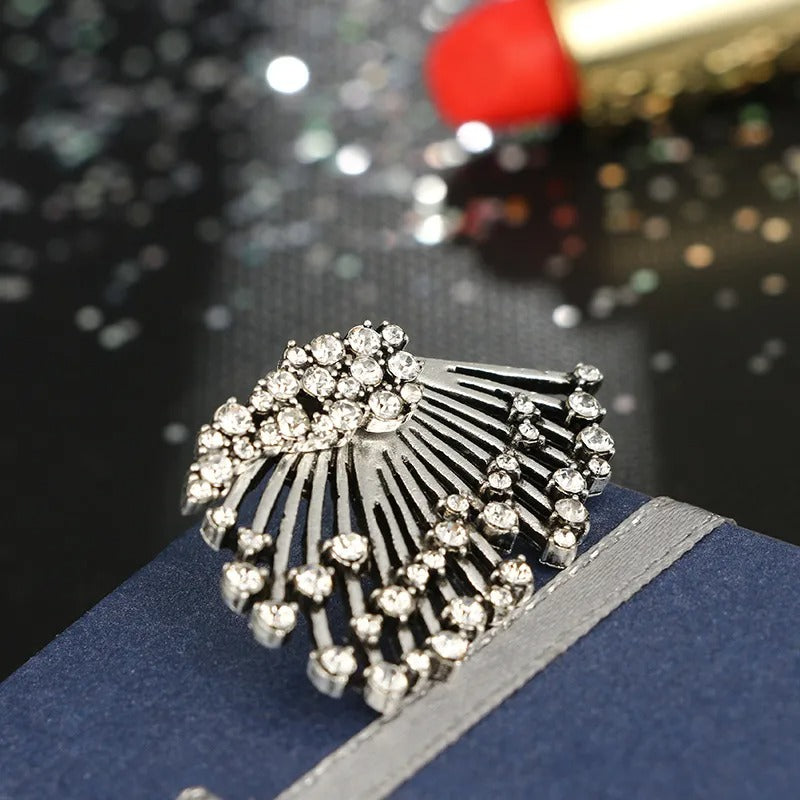 Aileen – Asymmetrische Ohrringe mit Diamanten