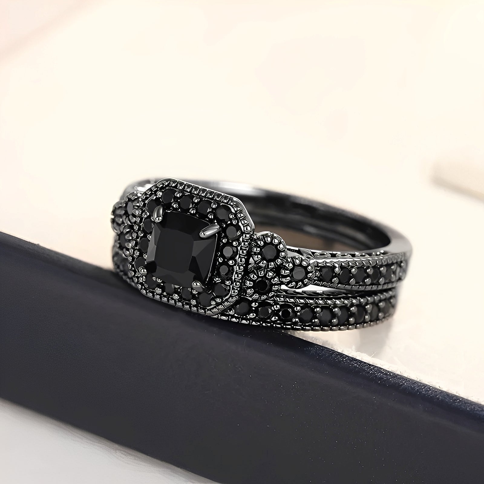 Adrian – Vintage-Ring-Set in Schwarz