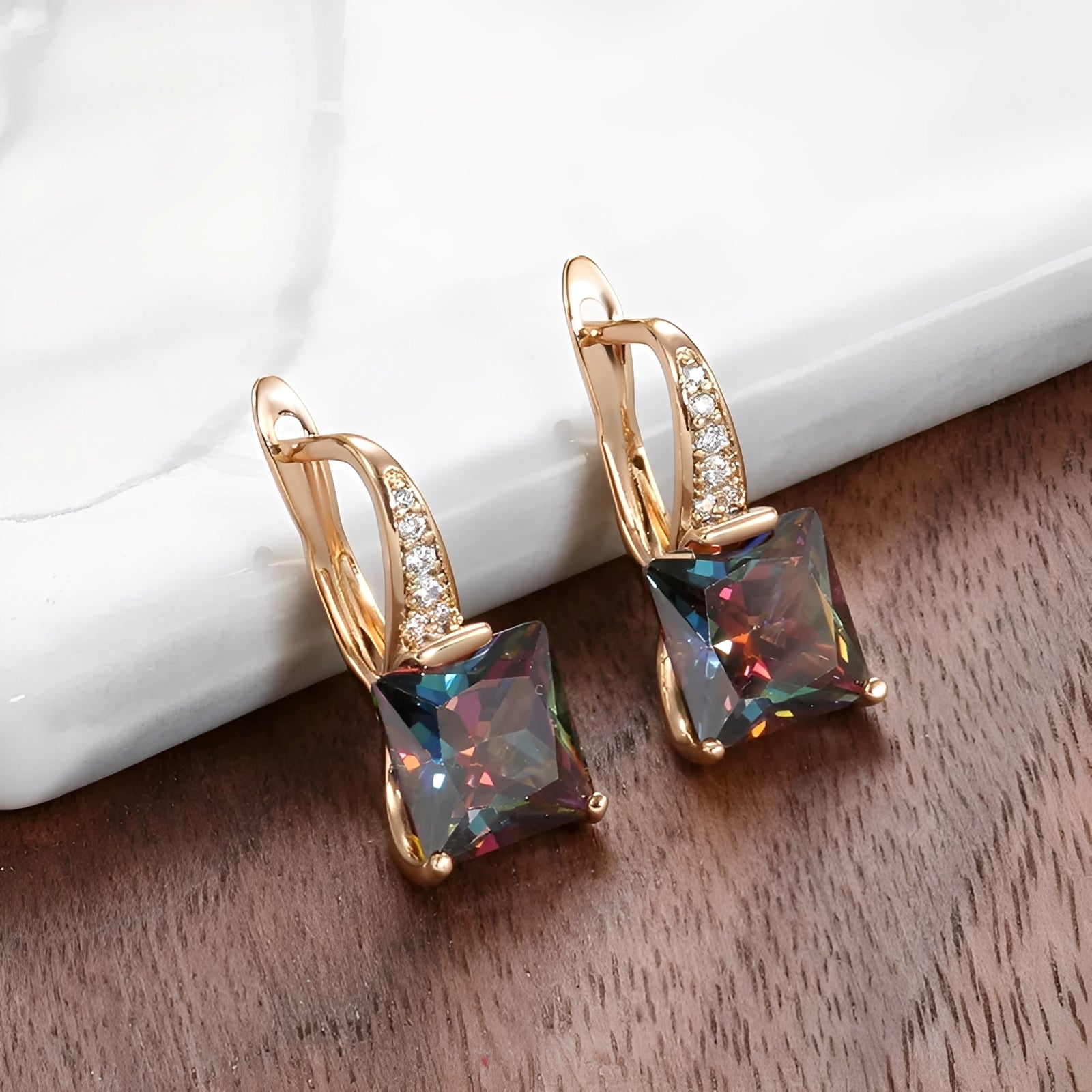 Celina – Goldcreolen mit bunten Zirkonias