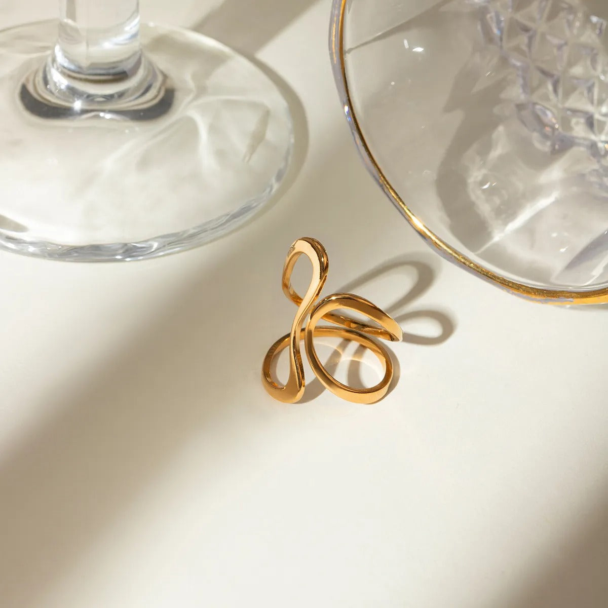 Dori – Offener unregelmäßiger goldener Spiralring