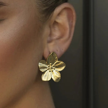 Rianne – Blumenohrringe aus Gold