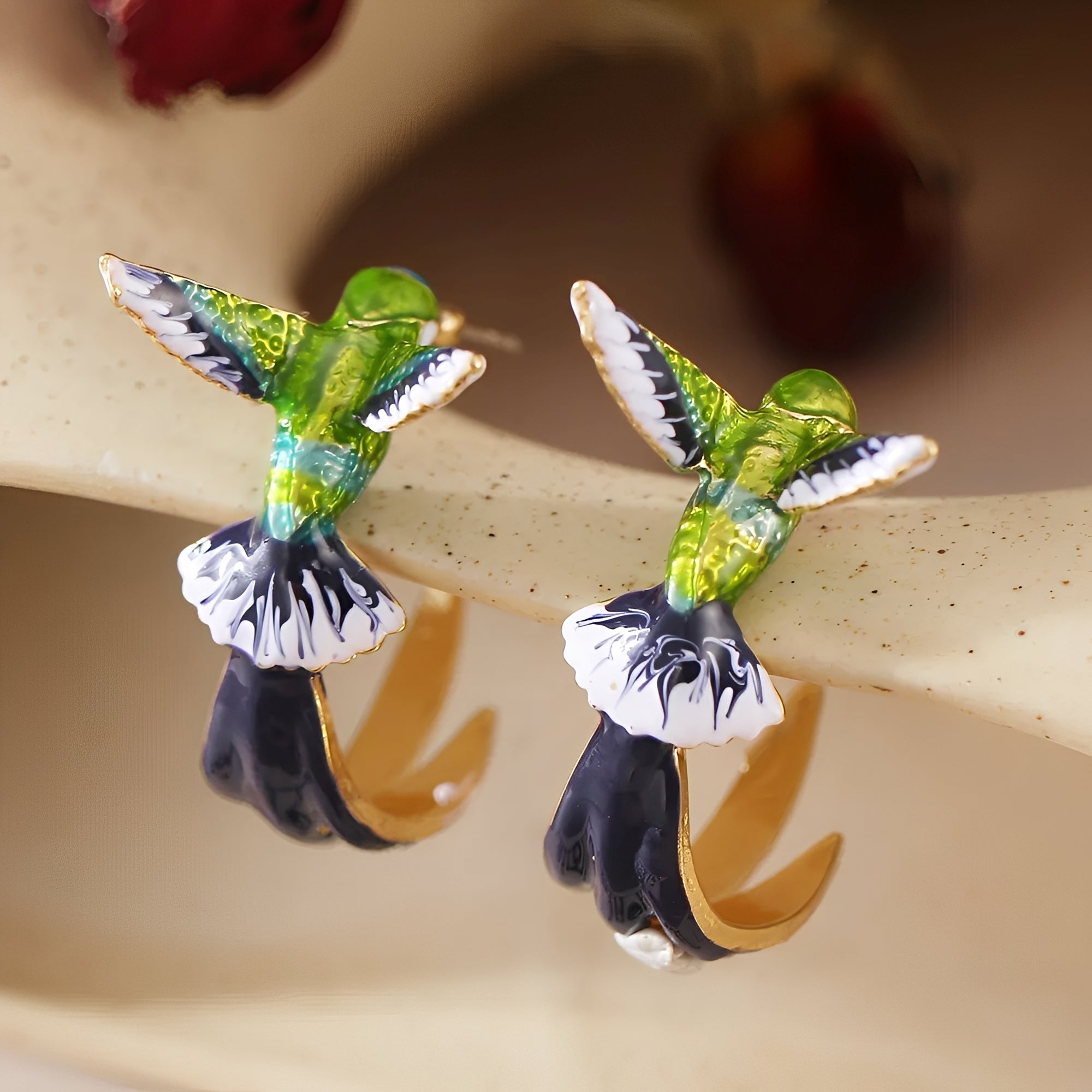 Wendy – Vintage-Emaille-Hummingbird-Ohrringe