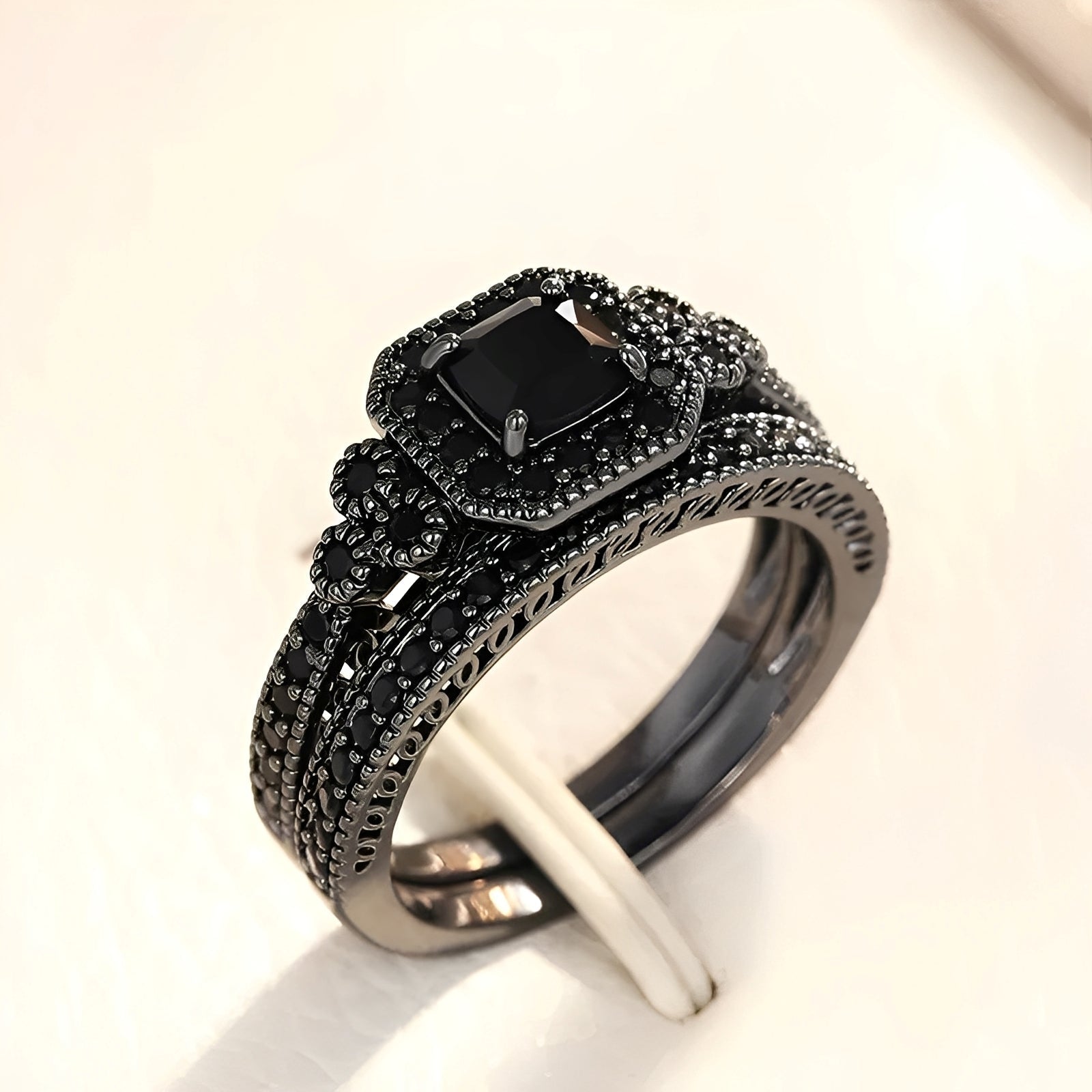 Adrian – Vintage-Ring-Set in Schwarz