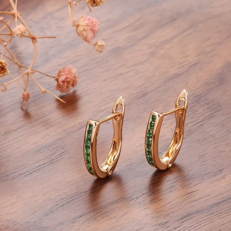 Christine – Goldene Ohrringe mit Smaragd und Diamant