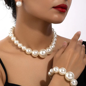 Carla – Vintage-Set aus Ohrringen, Armband und Halskette