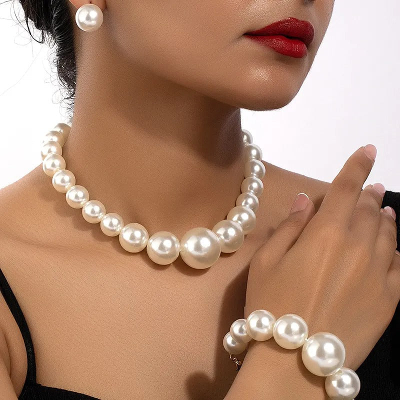 Carla – Vintage-Set aus Ohrringen, Armband und Halskette
