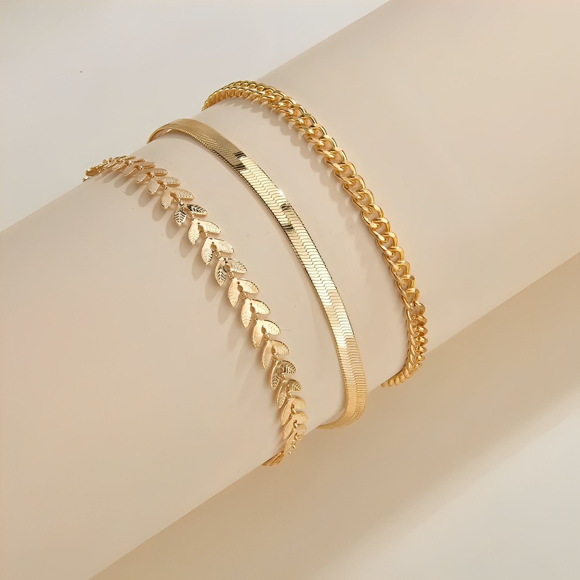 Odelia – Elegantes goldenes Fußkettchen