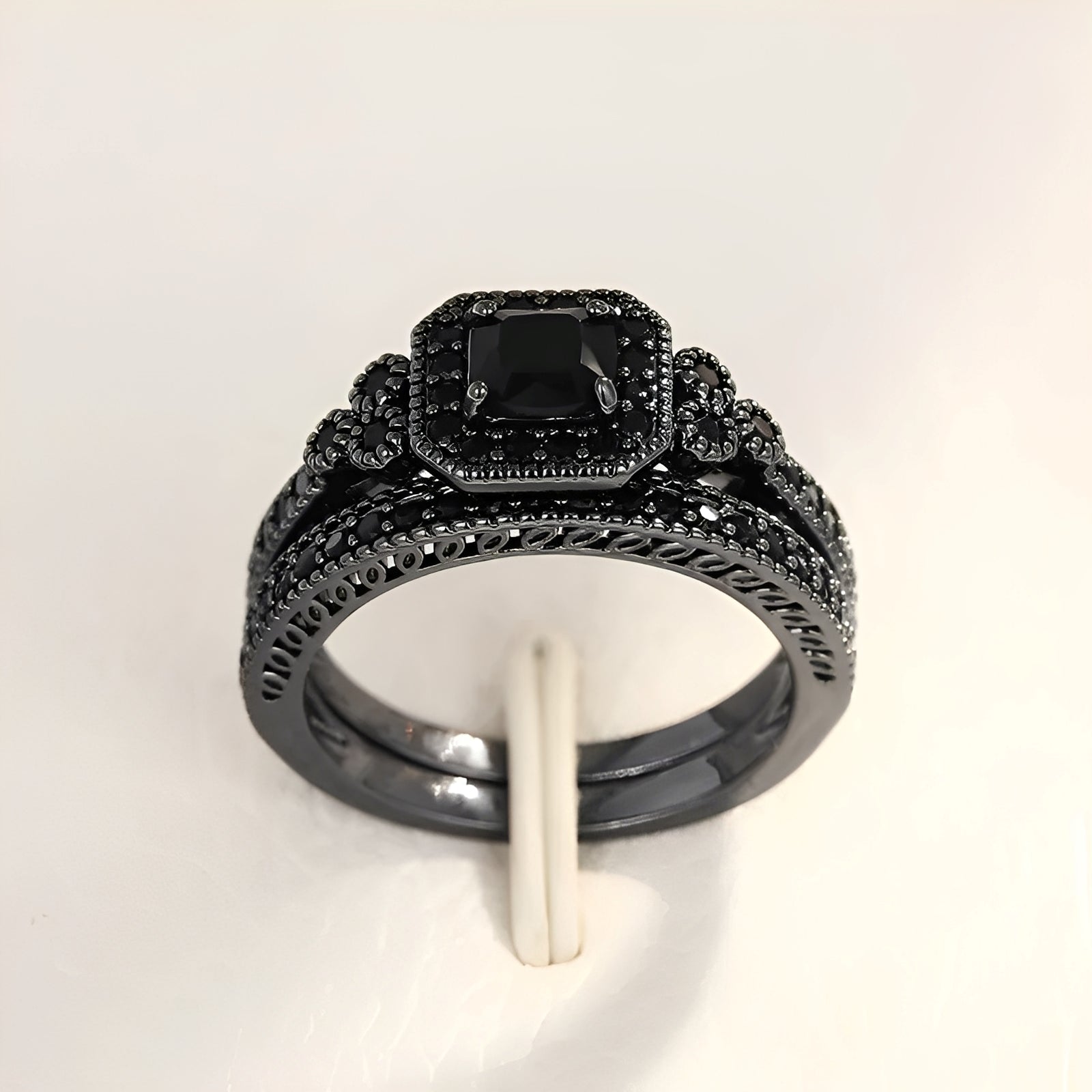 Adrian – Vintage-Ring-Set in Schwarz