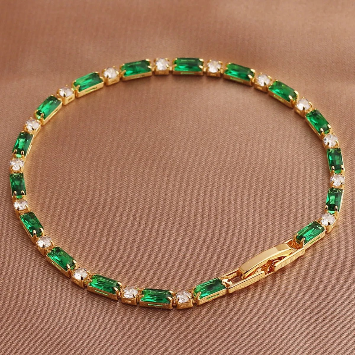 Miralyn – Raffiniertes Goldenes Armband