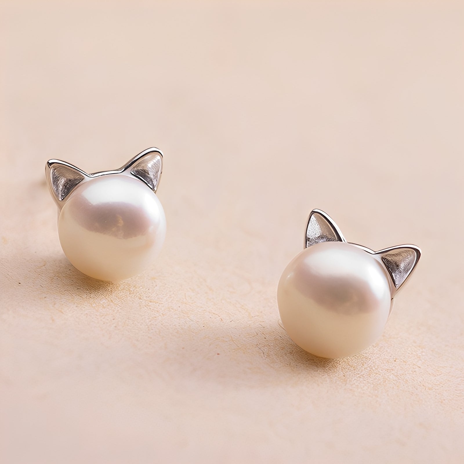 Nori – Ohrringe mit Chatons und Silberperlen