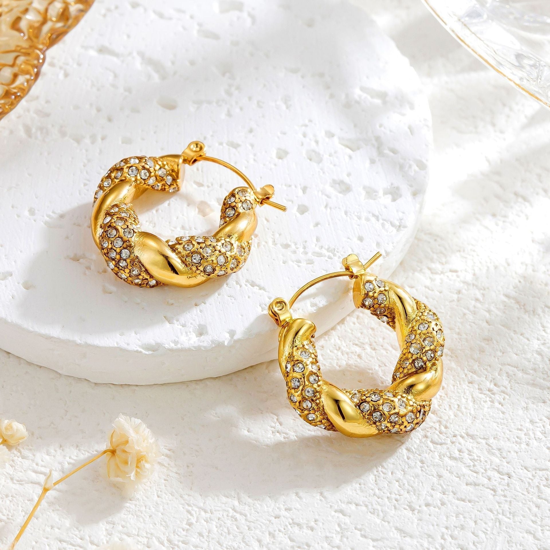 Alix – U-Twist-Ohrringe in Gold
