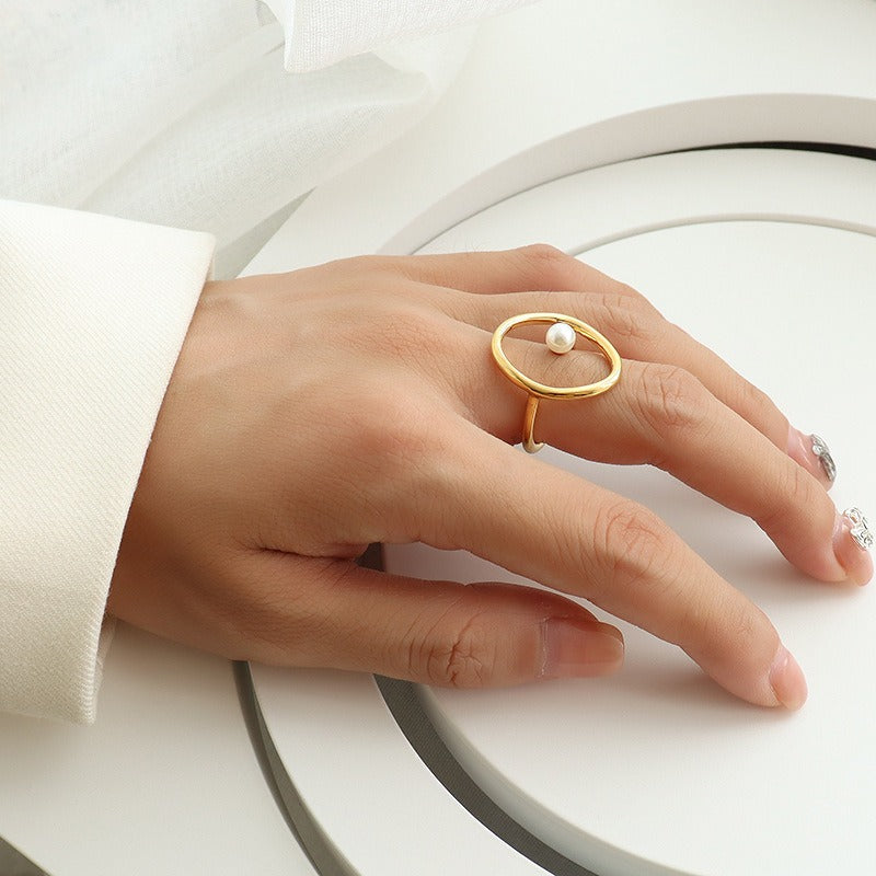Rana – Goldring mit ovaler Süßwasserperle