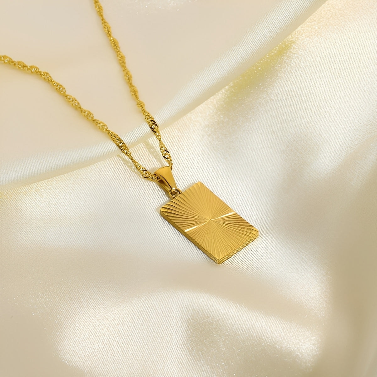 Aurelie – Sonnenhalskette mit Medaille