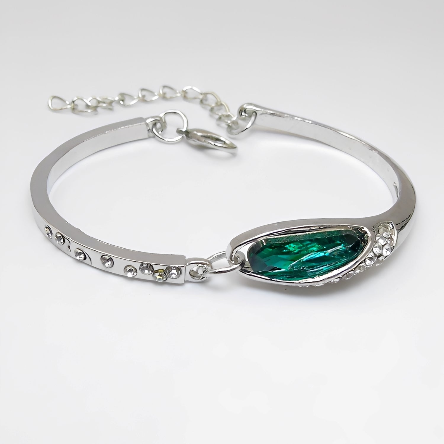 Miku – Elegantes Armband verziert mit Saphiren