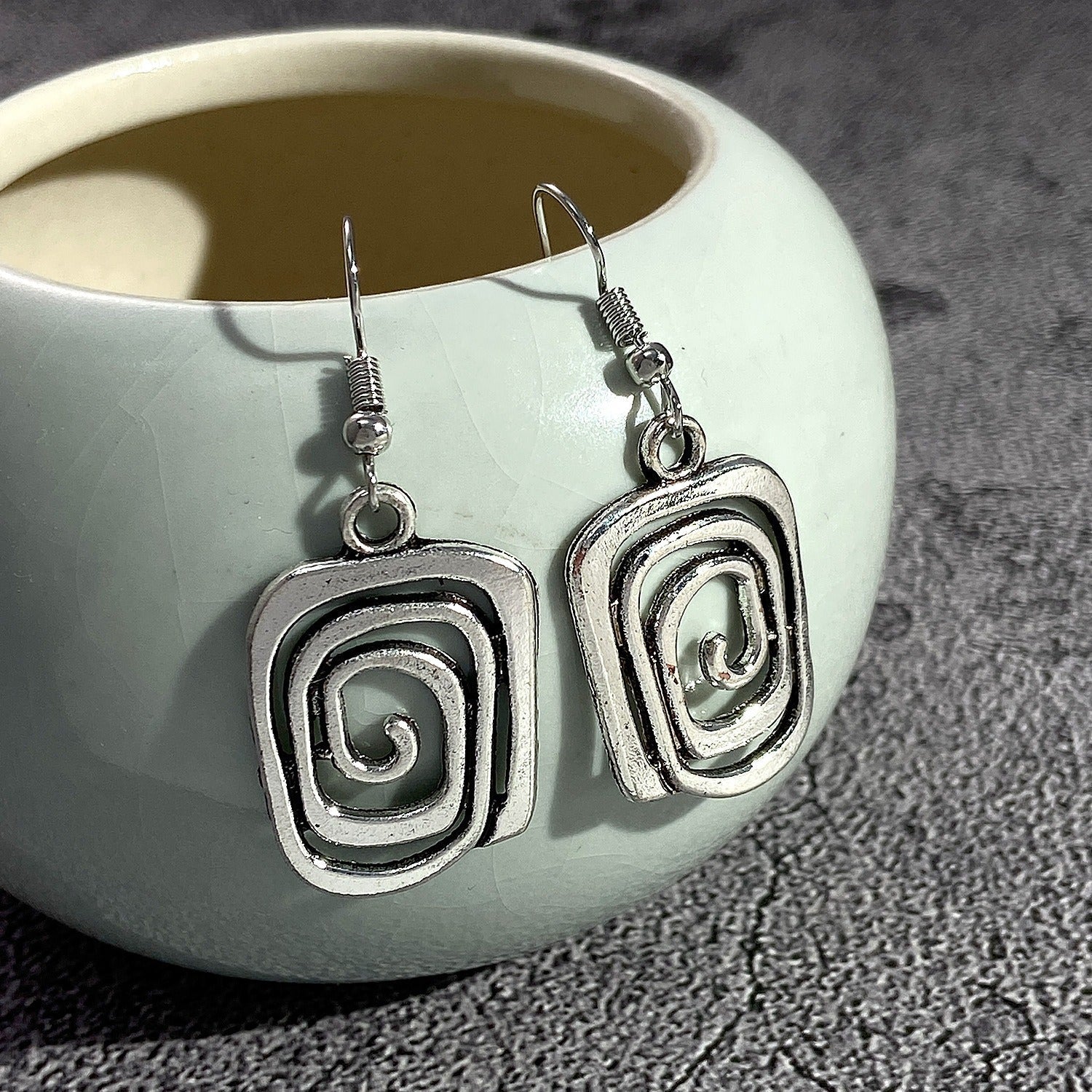 Eva – Retro-Spiralohrringe in Silber