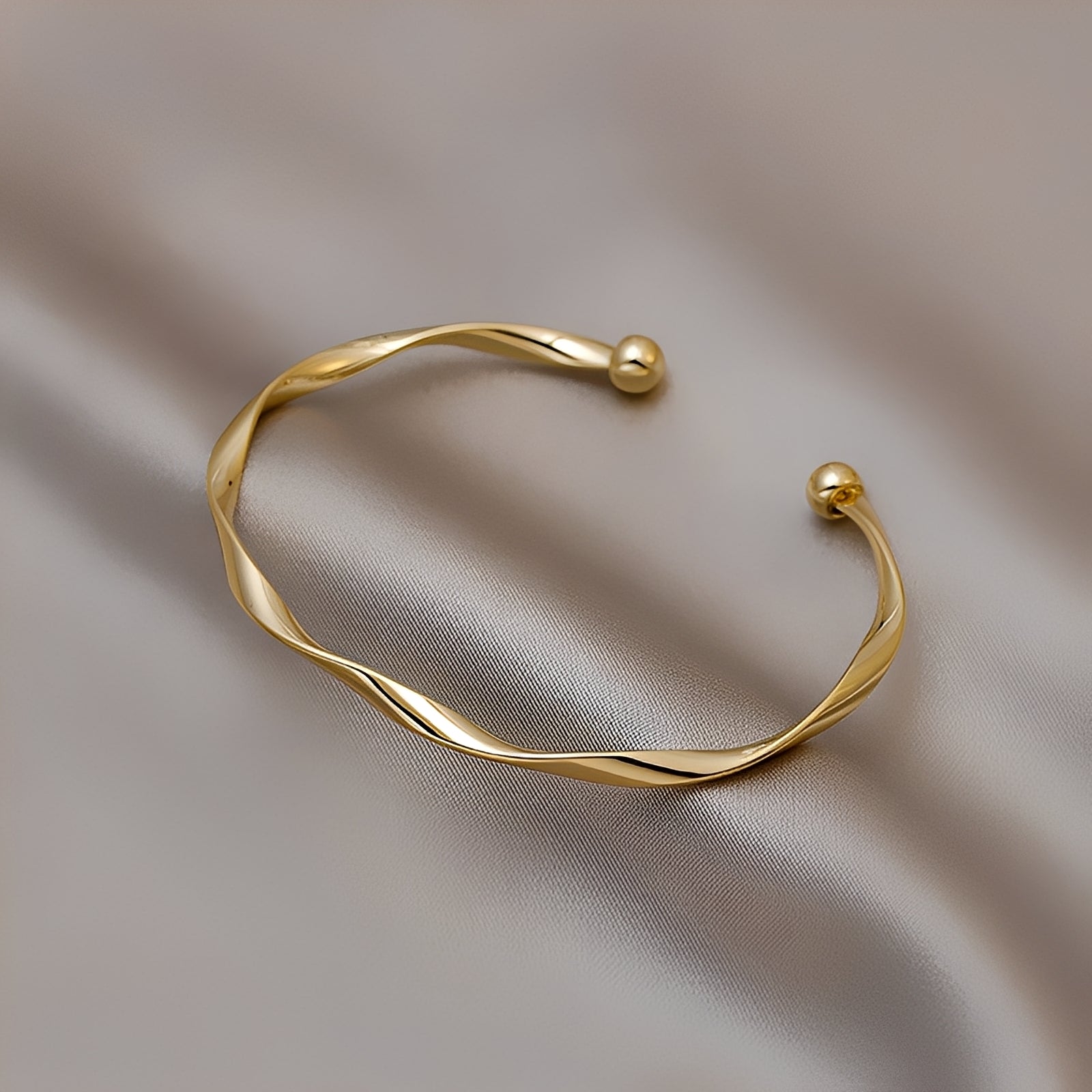Lara – Eleganz-Armband in Gold