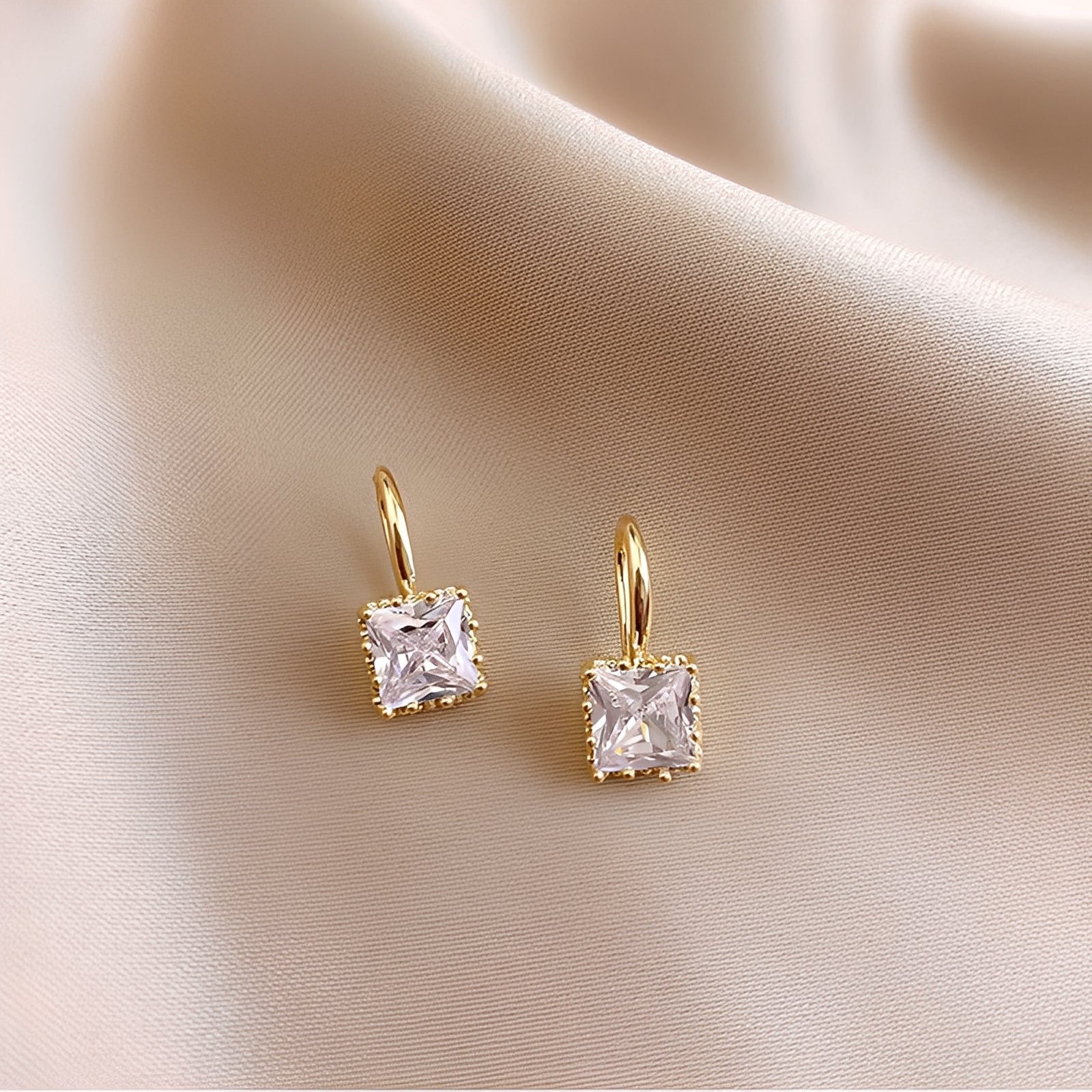 Cameron – Ohrringe aus Gold und Zirkonia