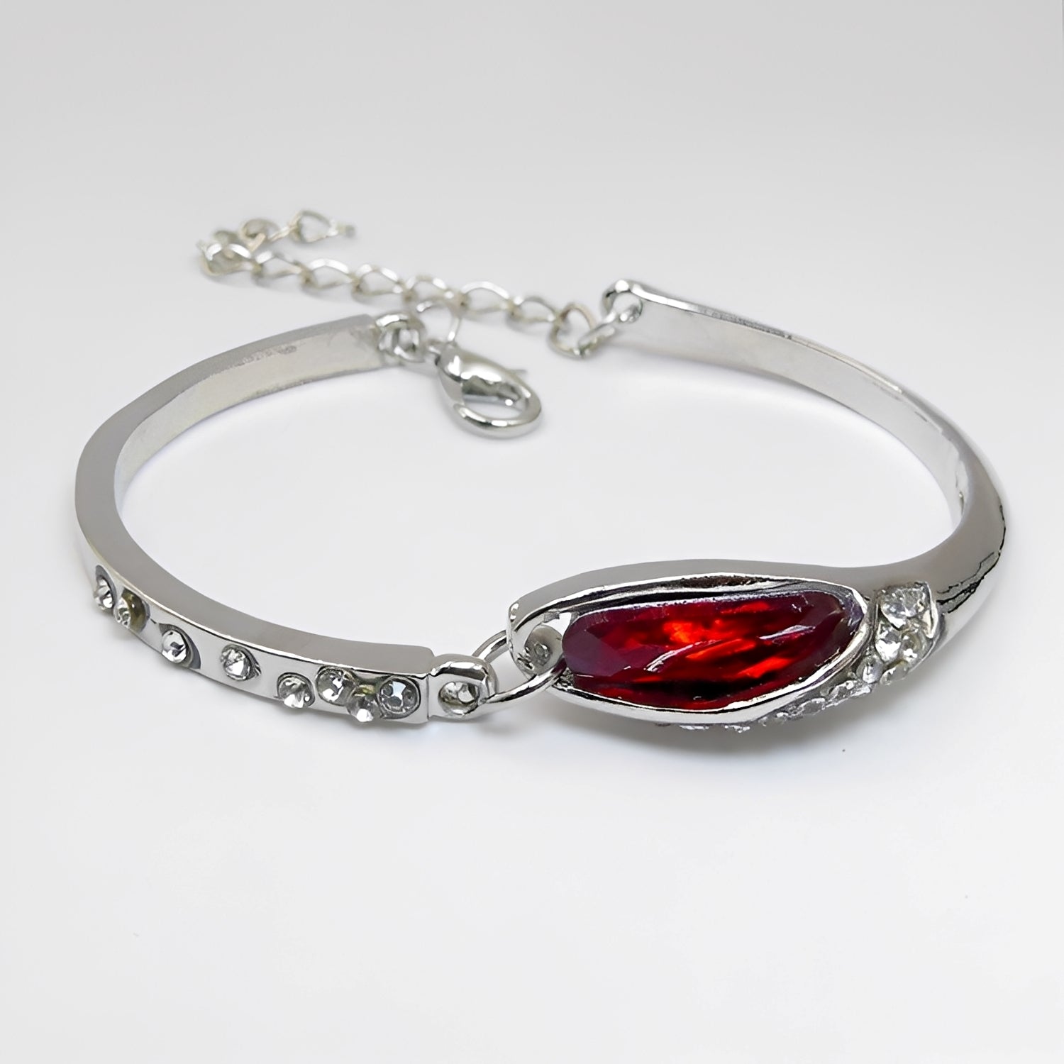 Miku – Elegantes Armband verziert mit Saphiren