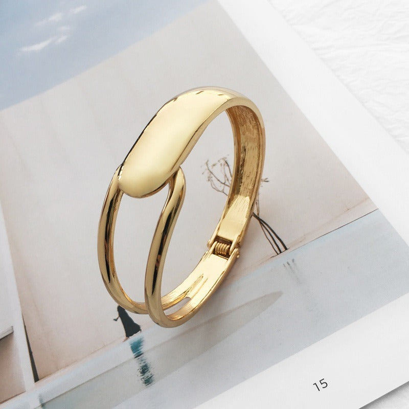 Alyssa – Elegantes goldenes Armband