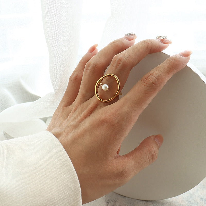 Rana – Goldring mit ovaler Süßwasserperle