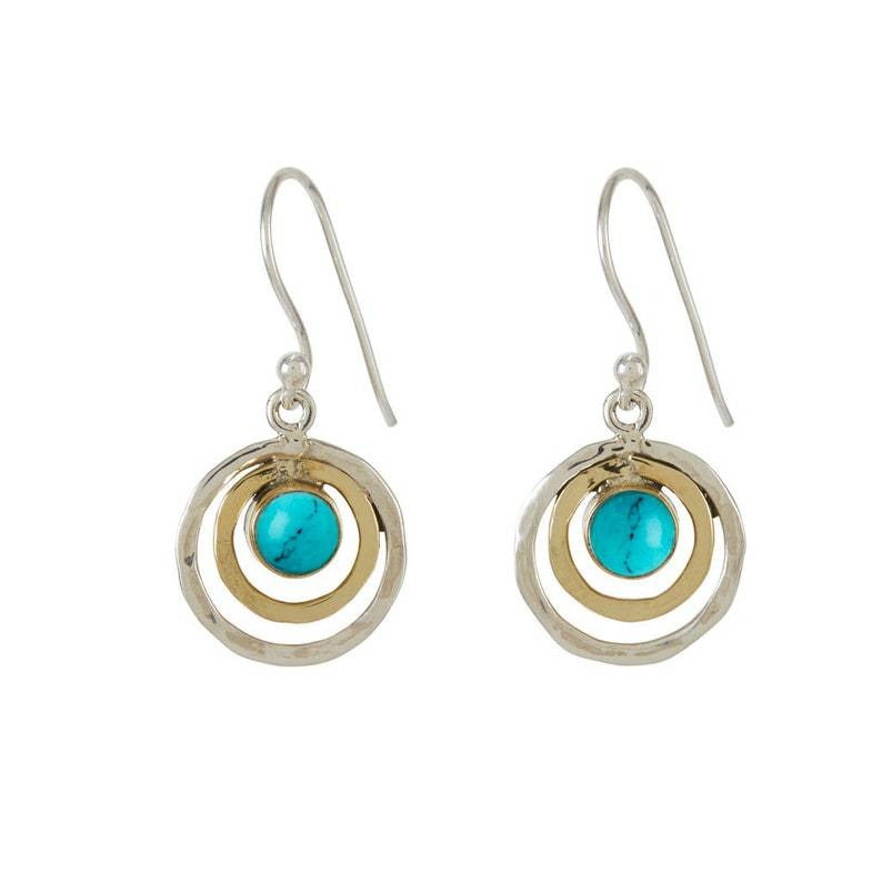Nayah – Boho Saturn Ohrringe mit Türkisstein, in Silber und Gold verarbeitet