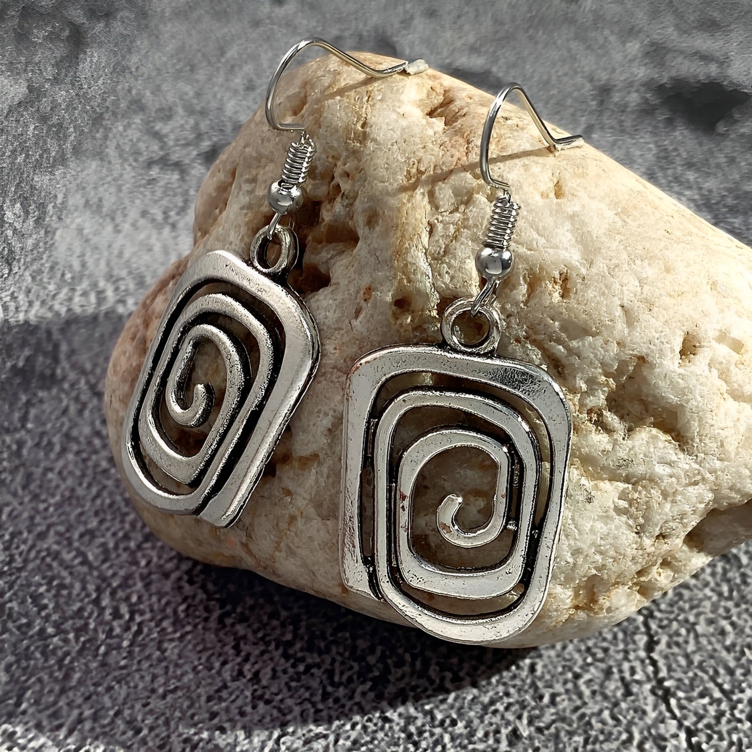 Kaia – Boho-Ohrringe aus Silber mit Spiraldesign