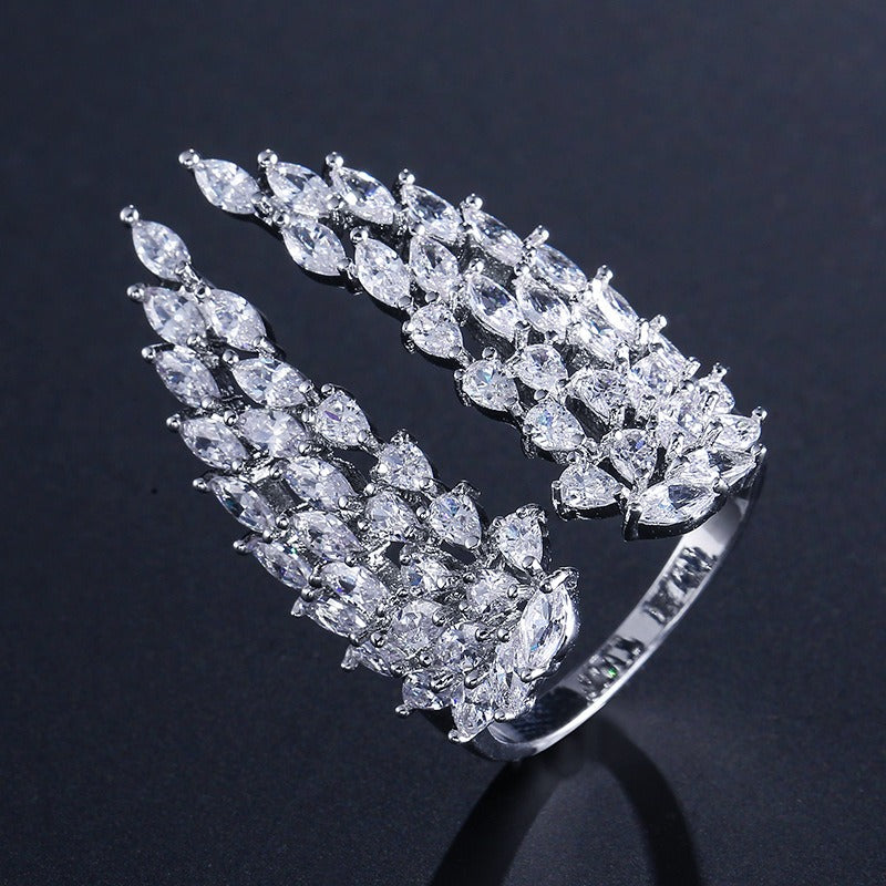 Isaline – Engelsschwingenring aus Silber
