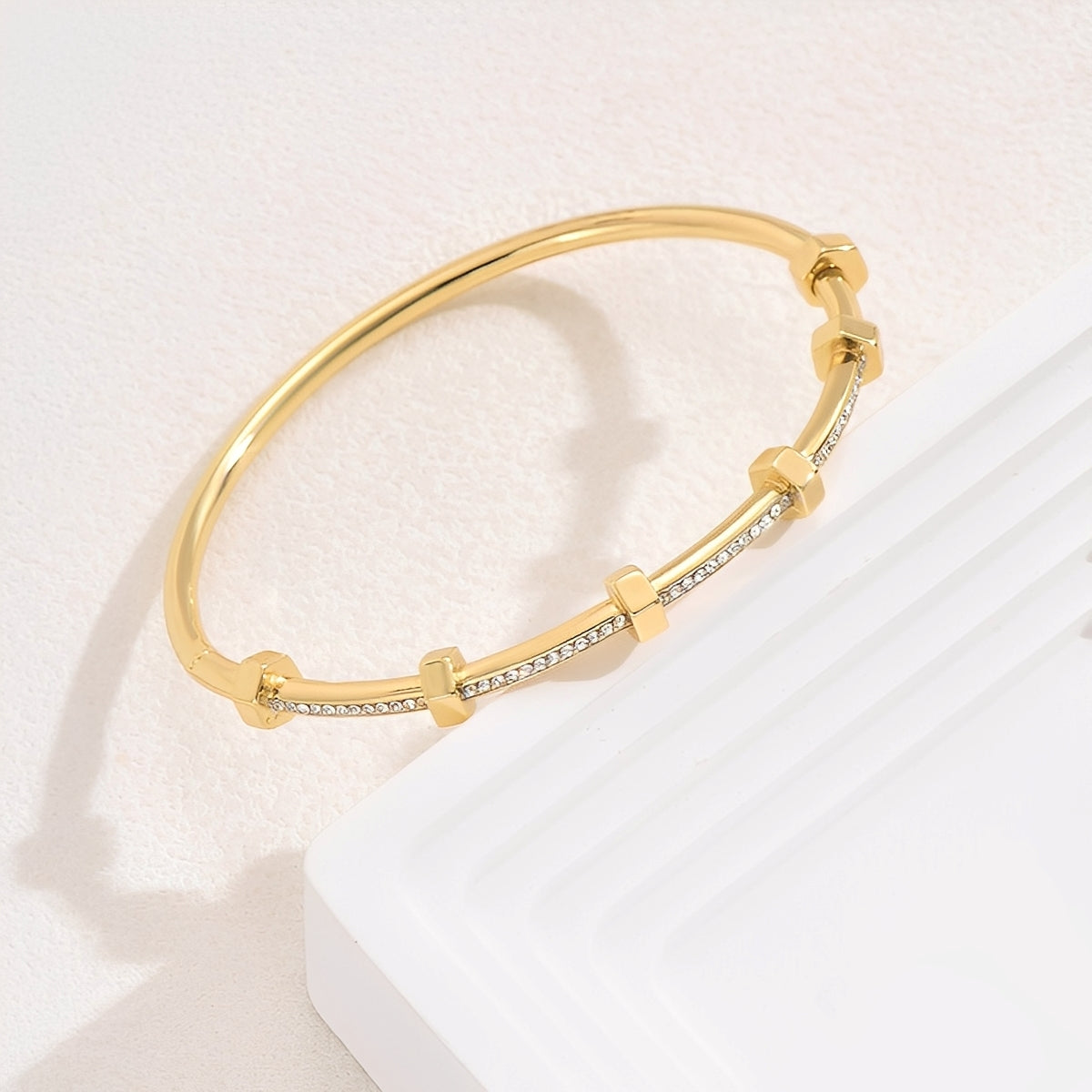 Amy – glänzendes goldenes Armband