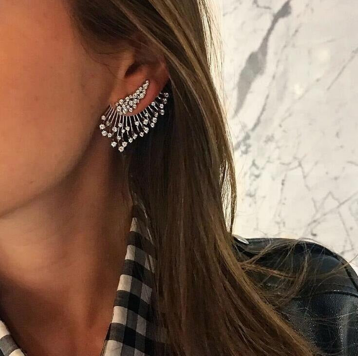 Aileen – Asymmetrische Ohrringe mit Diamanten