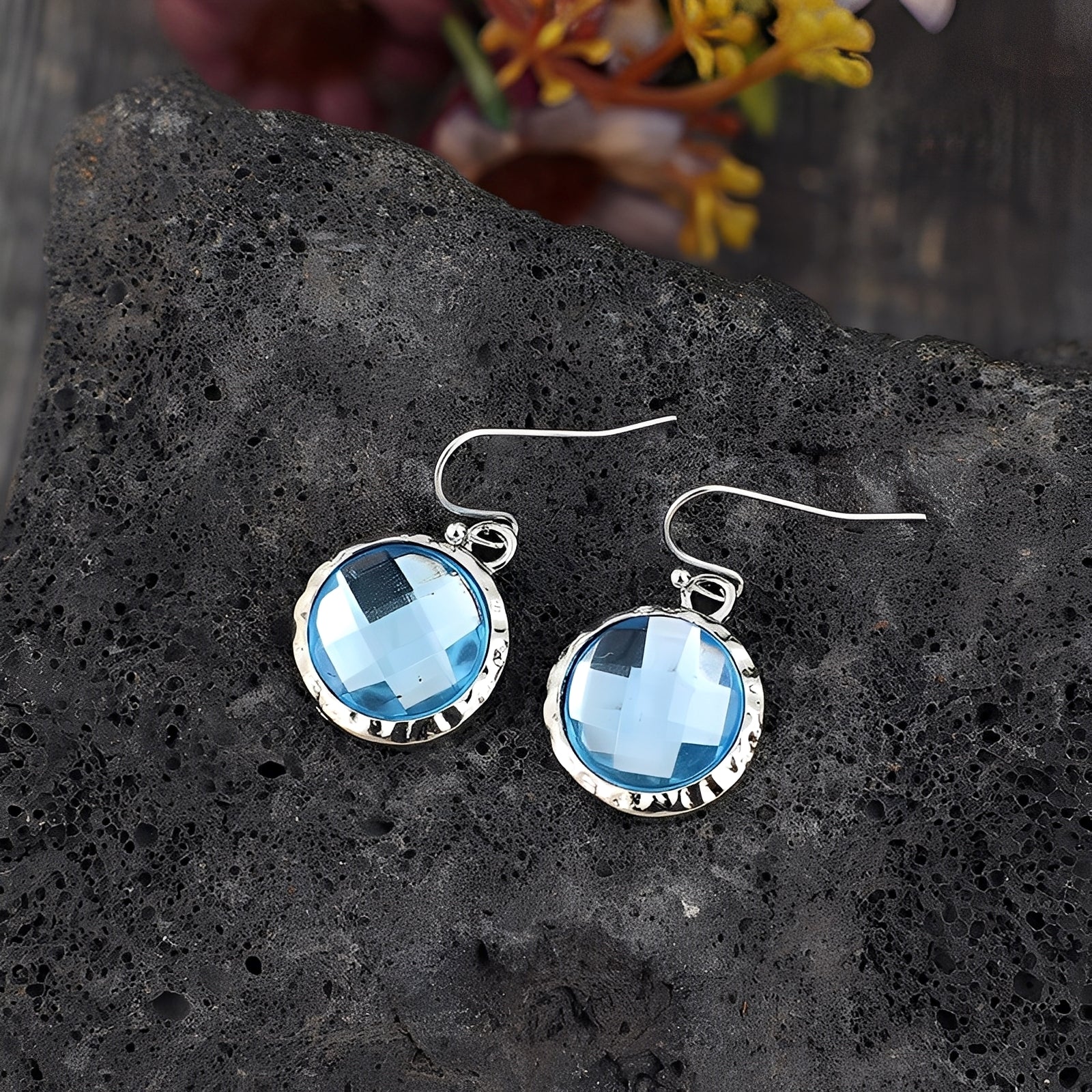 Azura – Vintage-Ohrringe mit blauen Kristallen
