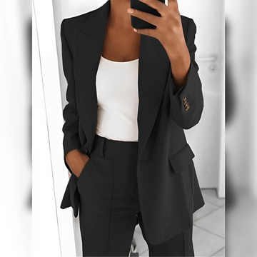 Mara – Eleganter Damenanzug