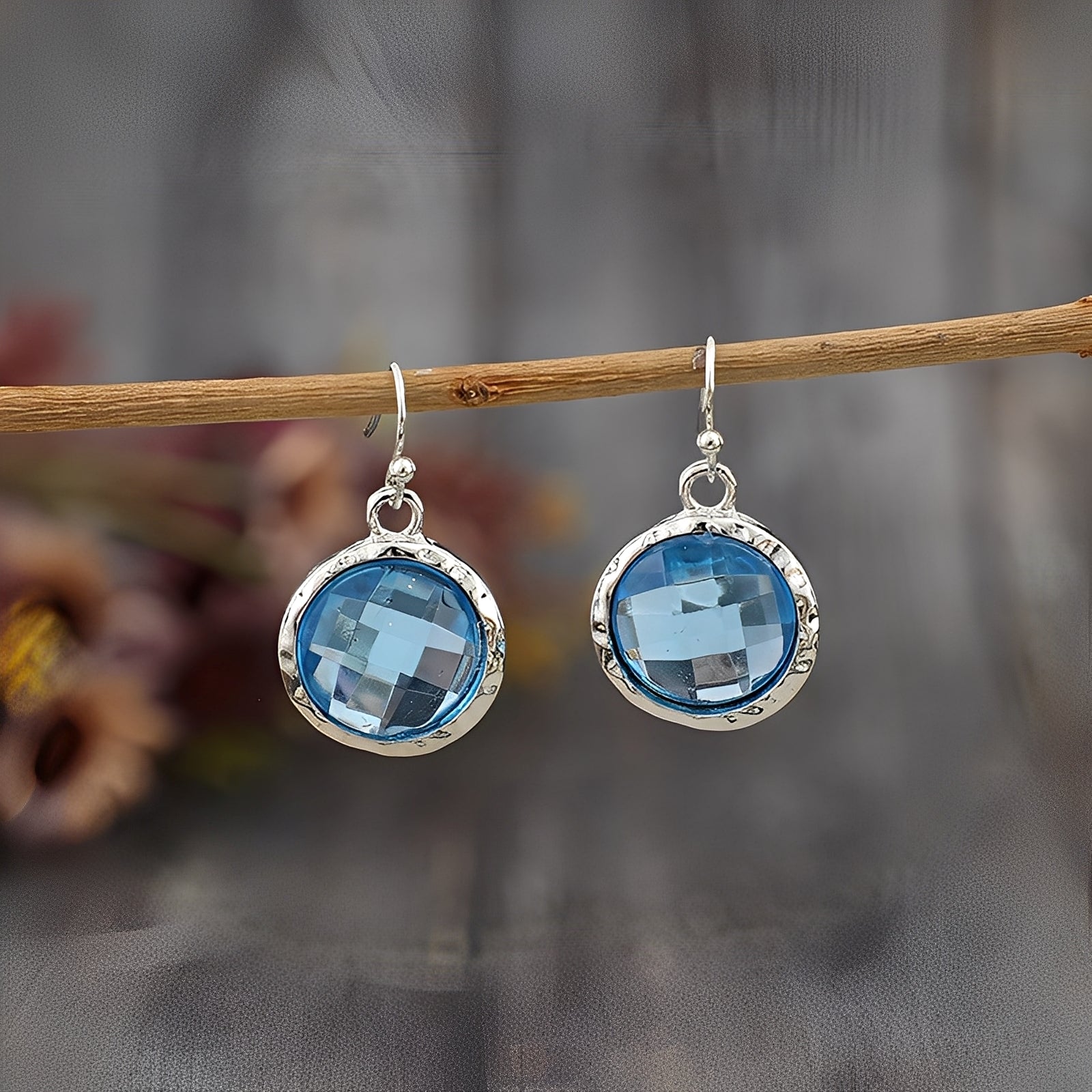 Azura – Vintage-Ohrringe mit blauen Kristallen