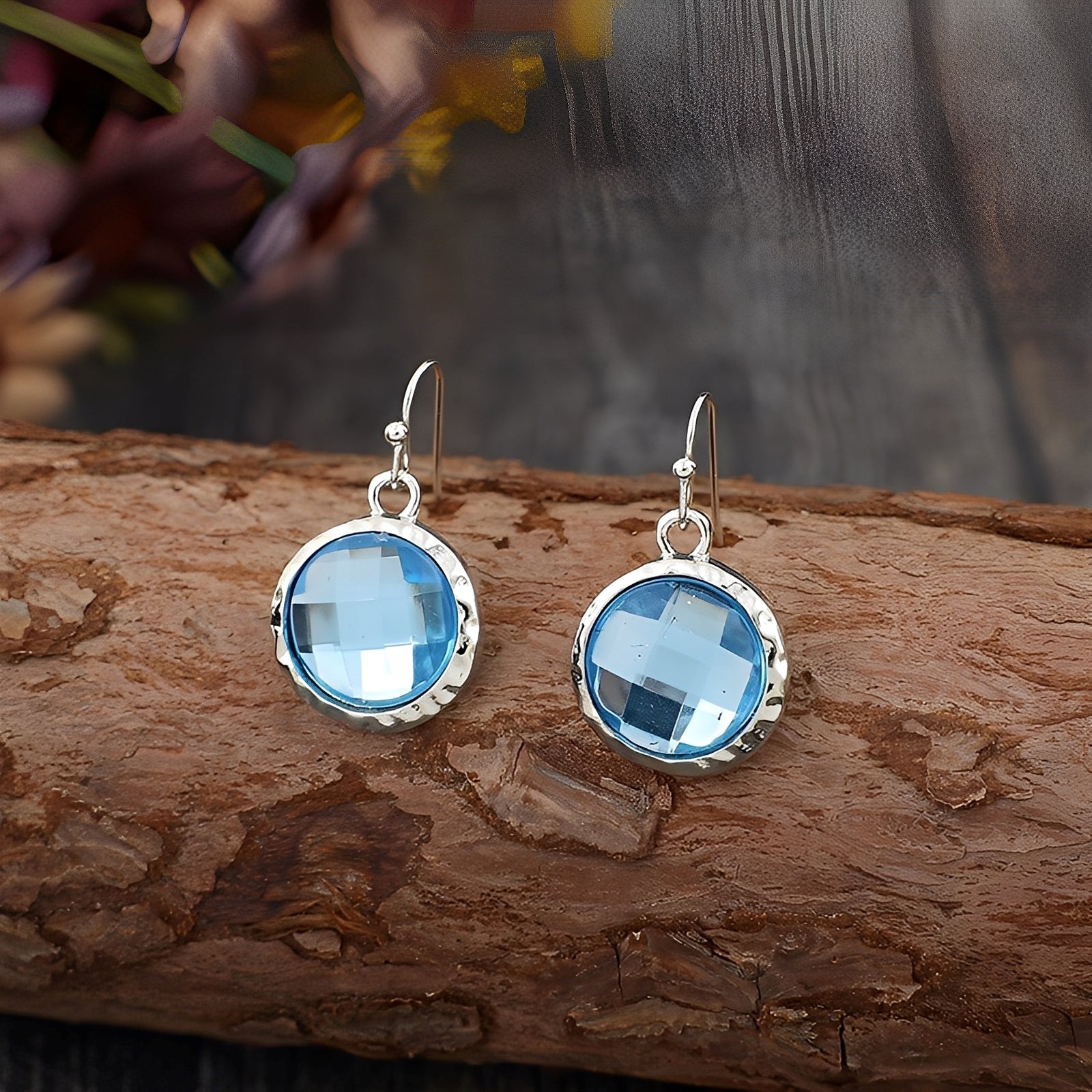 Azura – Vintage-Ohrringe mit blauen Kristallen
