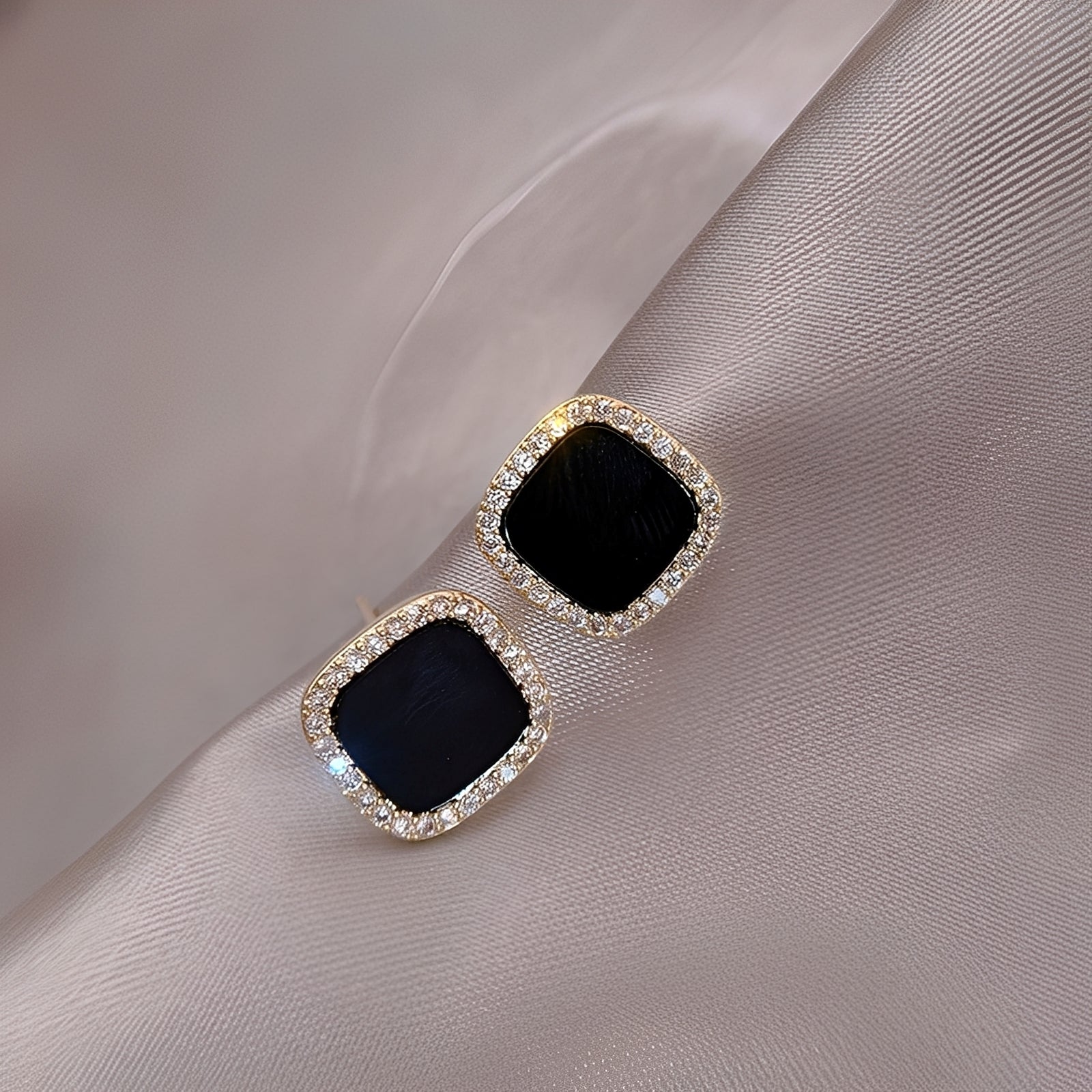 Catherine – Ohrringe aus Onyx und ewigen Diamanten
