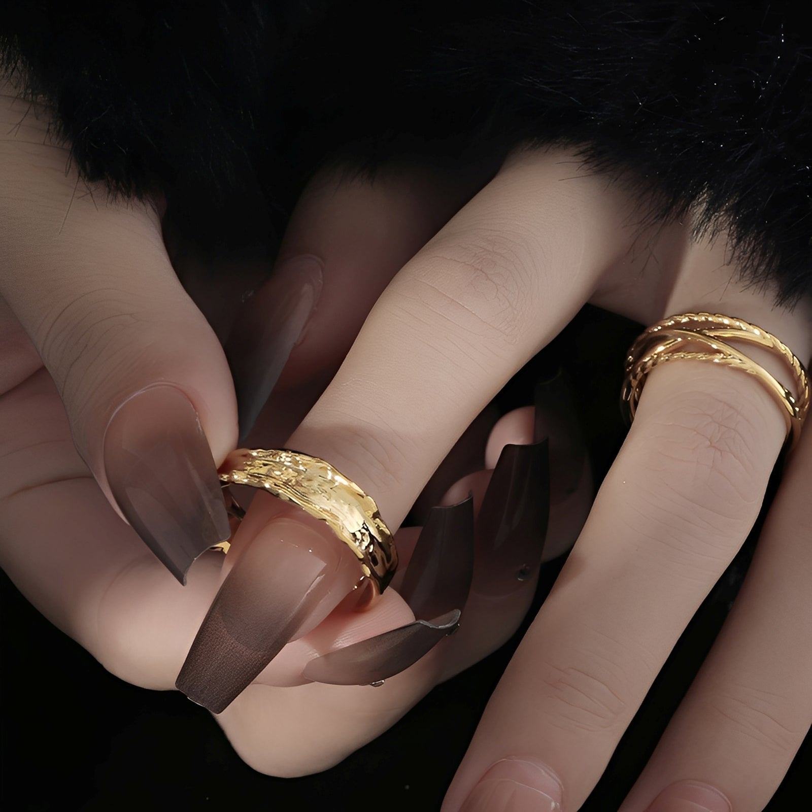 Sara – Vintage Goldring geschmiedet