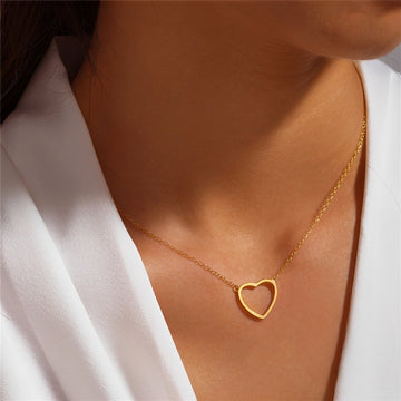 Mika – Zarte goldene Herzanhängerkette
