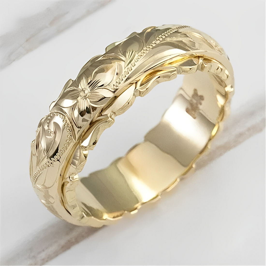 Floria – Vintage goldener Blumenring