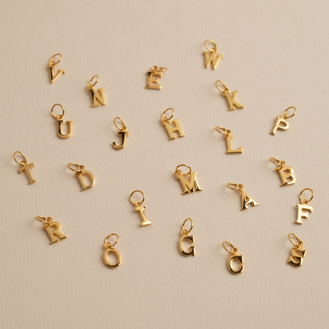 Sabrina - Anhänger mit Buchstaben aus Gold