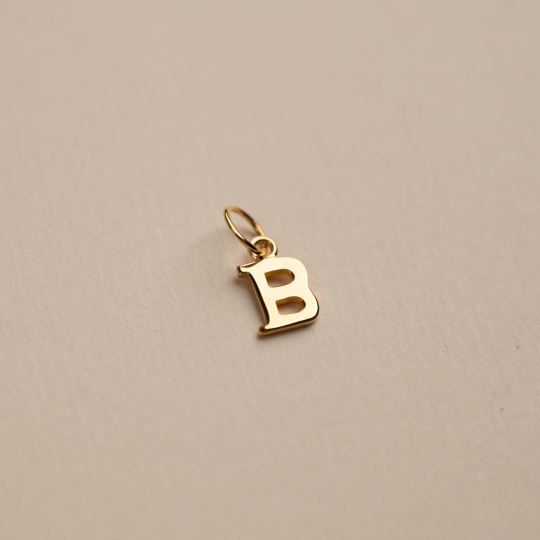 Sabrina - Anhänger mit Buchstaben aus Gold