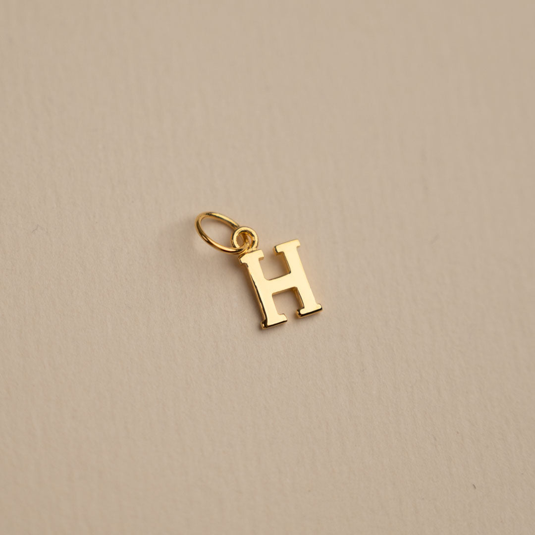 Sabrina - Anhänger mit Buchstaben aus Gold