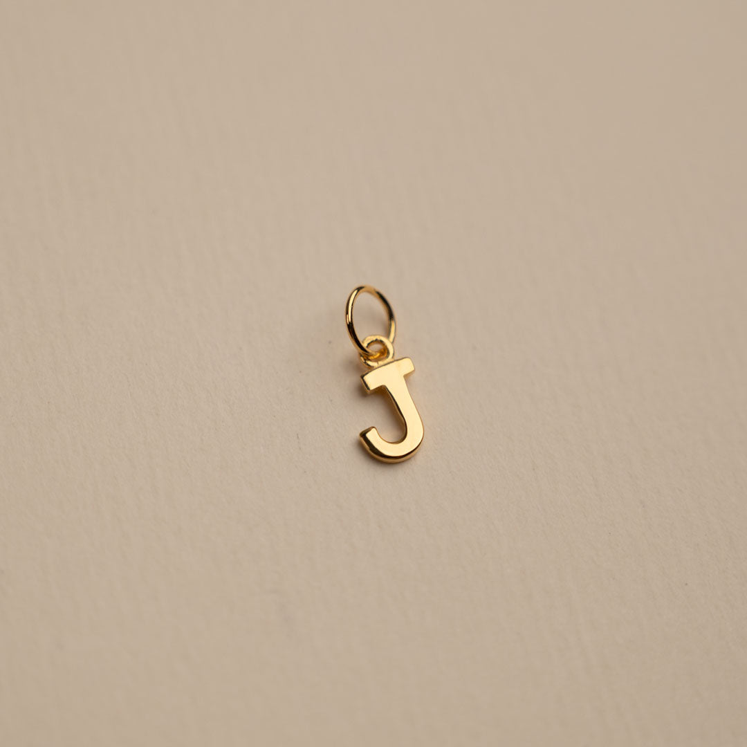 Sabrina - Anhänger mit Buchstaben aus Gold