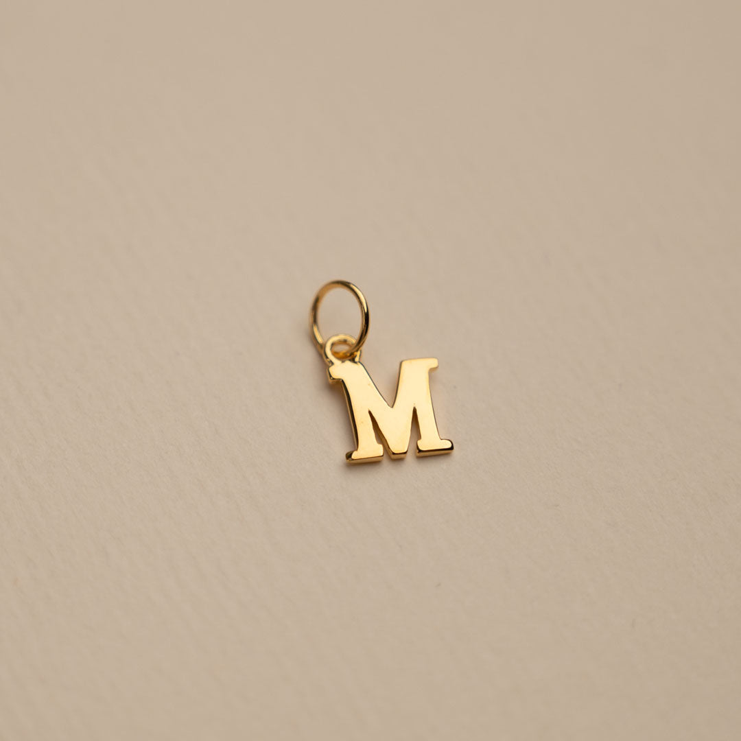 Sabrina - Anhänger mit Buchstaben aus Gold