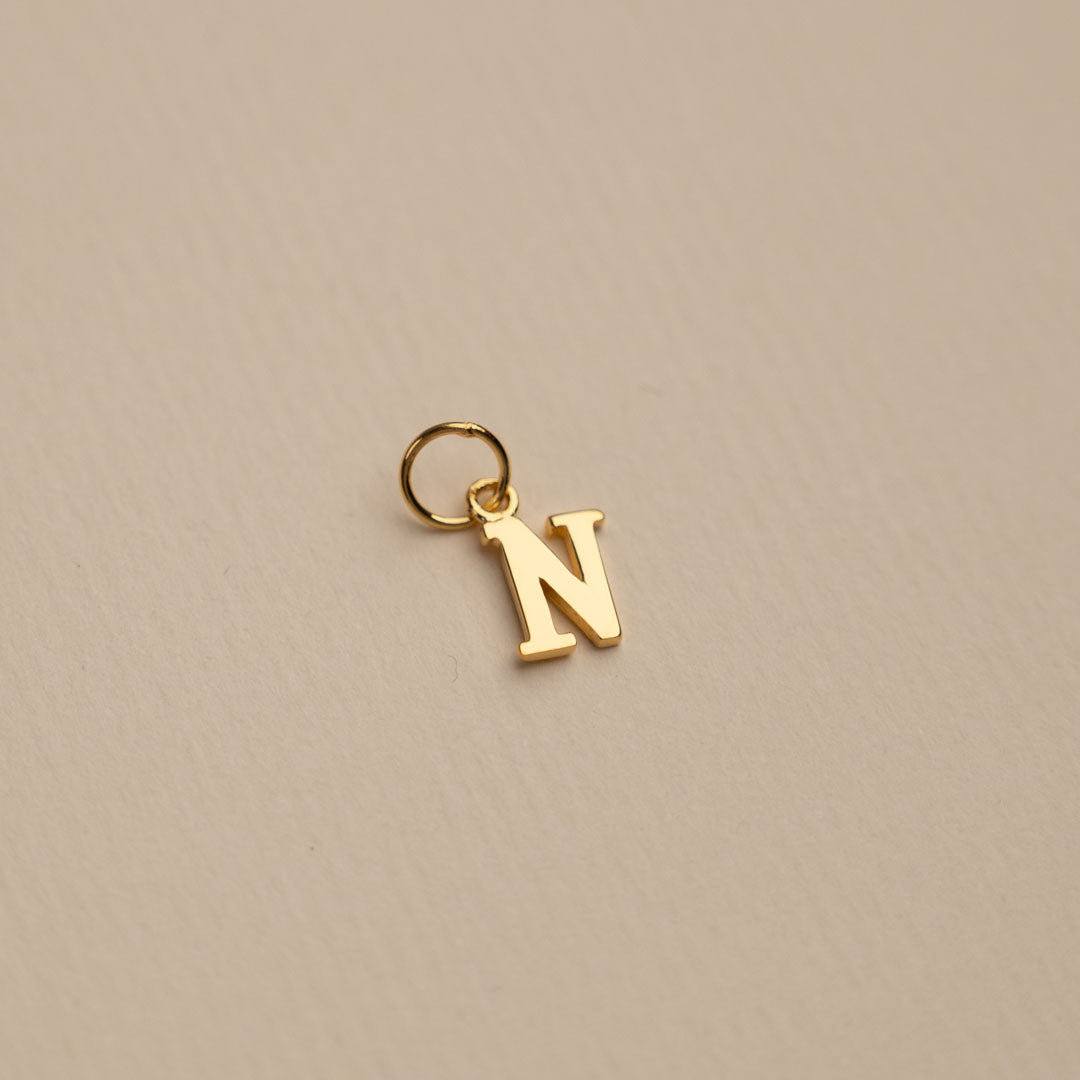 Sabrina - Anhänger mit Buchstaben aus Gold