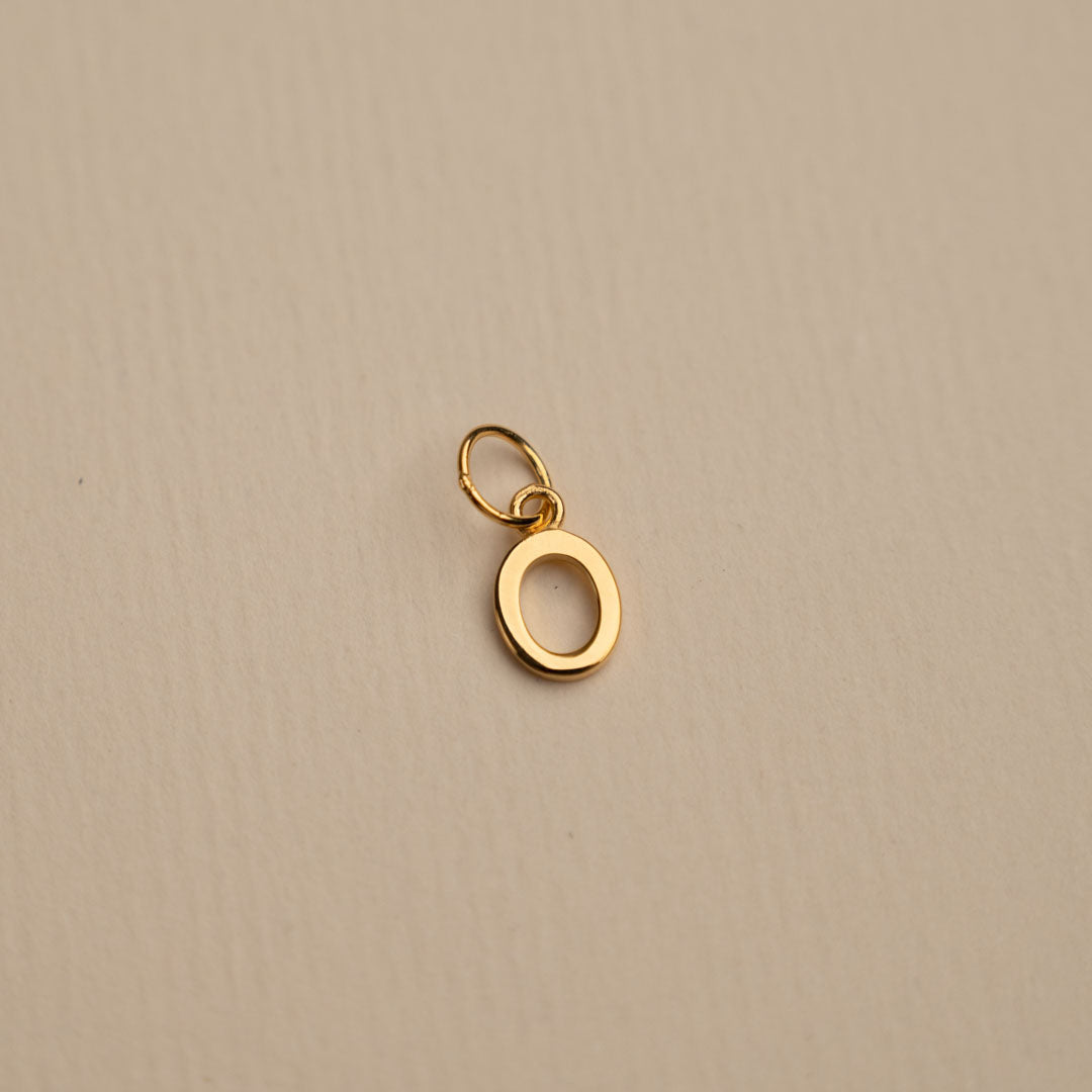 Sabrina - Anhänger mit Buchstaben aus Gold