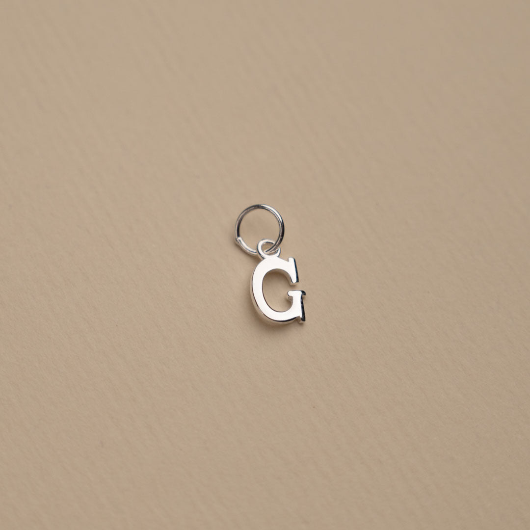 Nadia - Buchstabenanhänger aus Silber