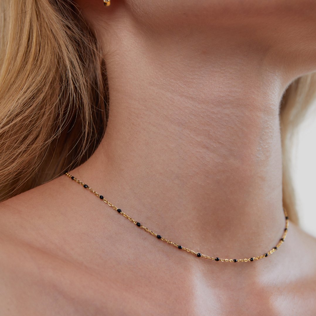 Yara – Elegante Halskette aus schwarzen Perlen