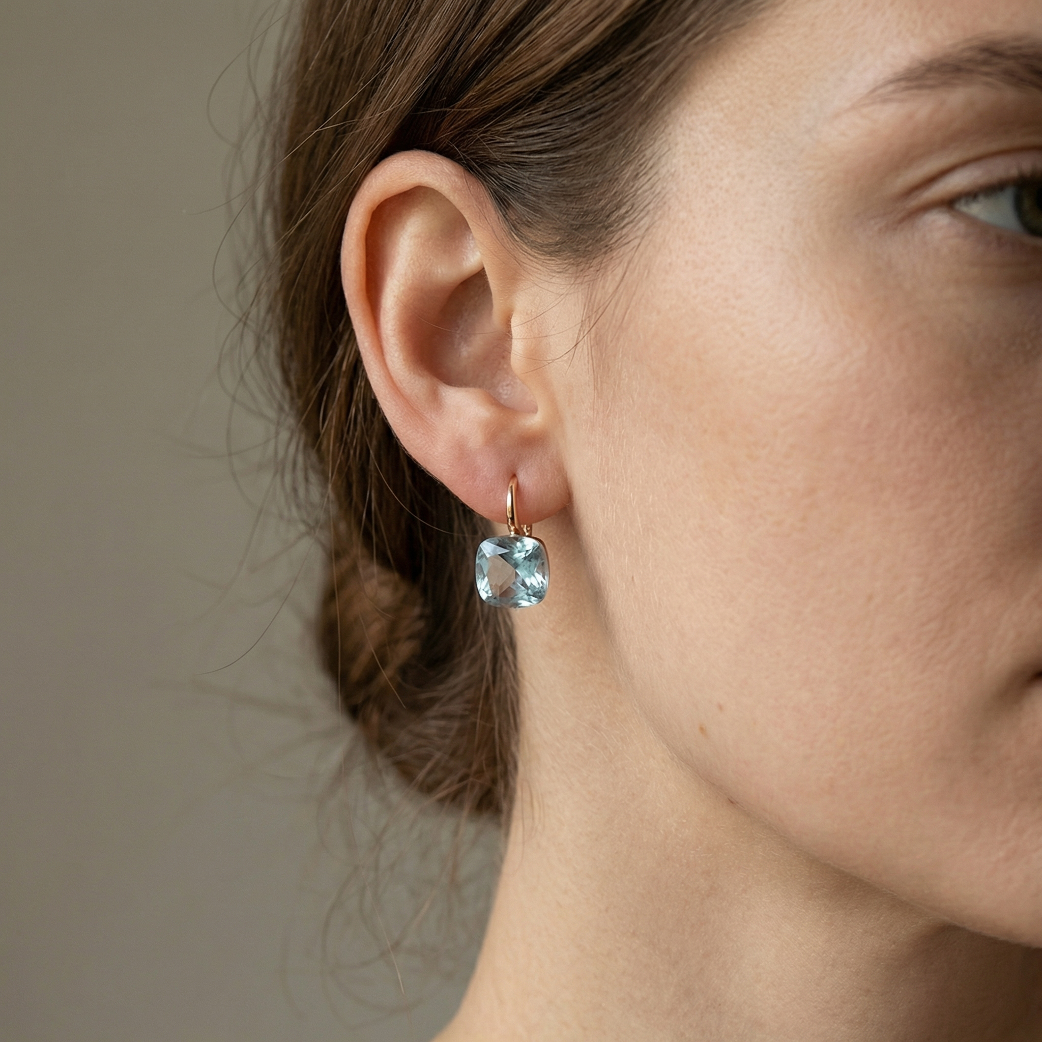 Manon – Vintage Ohrringe mit blauen Zirkonia